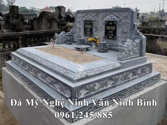 Mẫu-Mộ-đá-đôi-tam-cấp-hậu-bành-đẹp.jpg