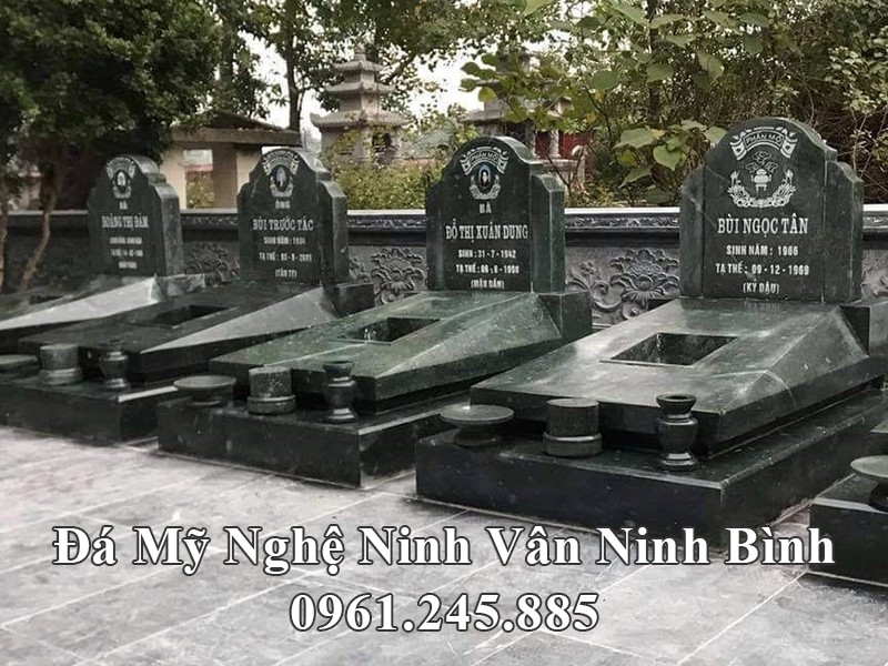 Mẫu Mộ đá xanh rêu đẹp tại Ninh Bình.jpg