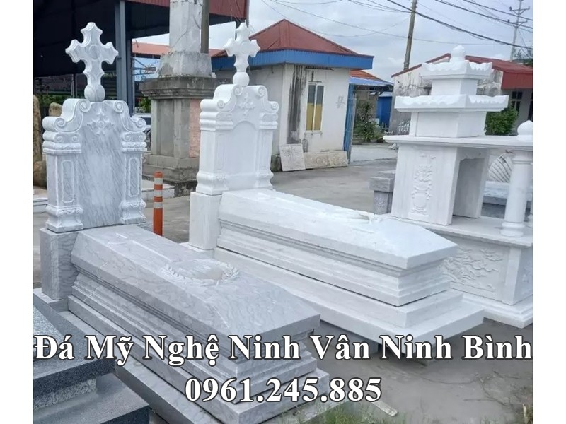 Mộ đá trắng công giáo cao cấp tại Hà Nội.jpg
