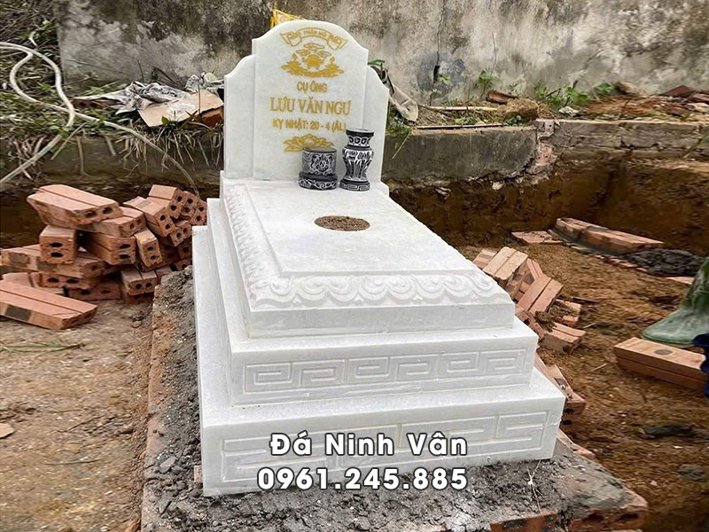 Lắp đặt Mộ đá trắng cho người mất khi còn trẻ